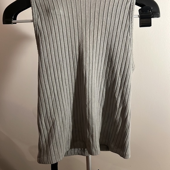 Vince Sleveless Mock Neck top - Picture 2 of 5